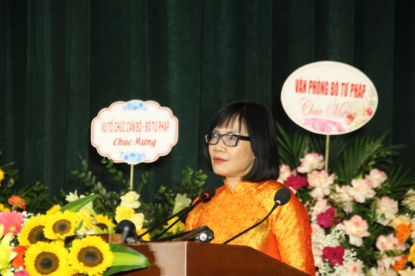 Thứ trưởng Đặng Hoàng Oanh phát biểu tại buổi lễ.