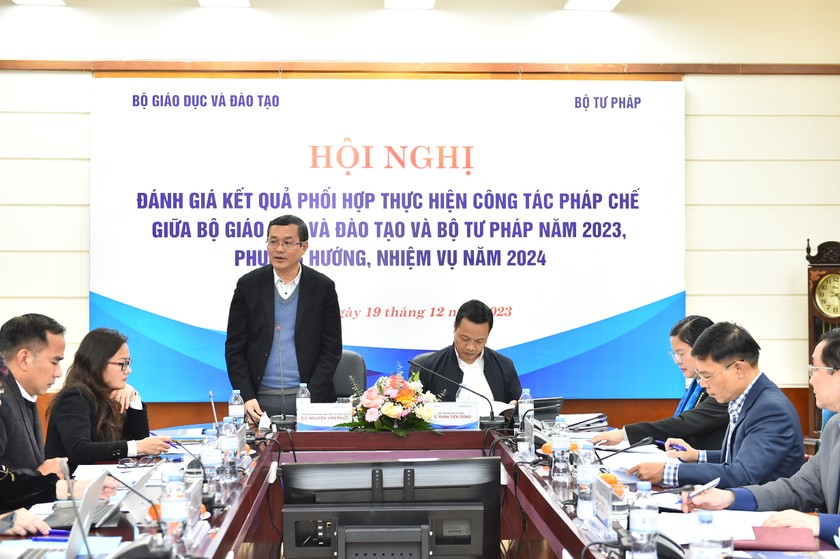 Thứ trưởng Bộ GD&ĐT Nguyễn Văn Phúc phát biểu khai mạc Hội nghị (ảnh: Trần Hiệp).