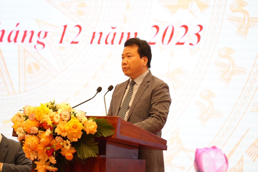 Ông Ngô Trung Thành, Phó Chủ nhiệm Uỷ ban Pháp luật của Quốc hội phát biểu tại Hội nghị.