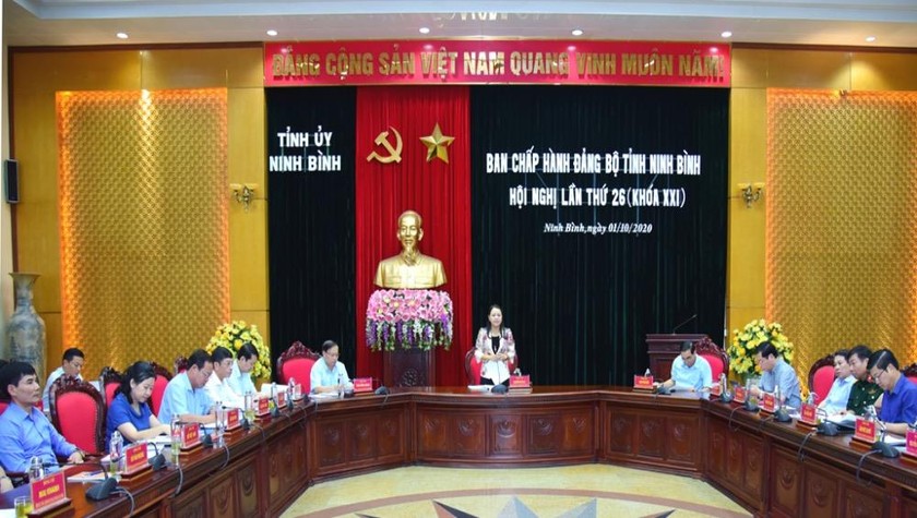 Đồng chí Nguyễn Thị Thu Hà, Bí thư Tỉnh ủy, Trưởng Đoàn ĐBQH tỉnh chủ trì Hội nghị.