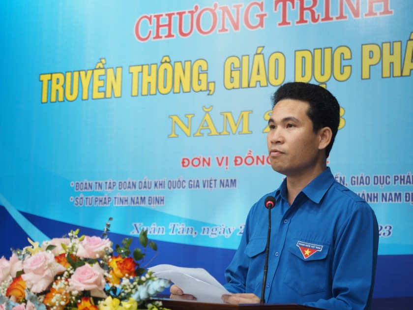 Bí thư Tỉnh đoàn Nam Định Triệu Văn Thái phát biểu tại chương trình.