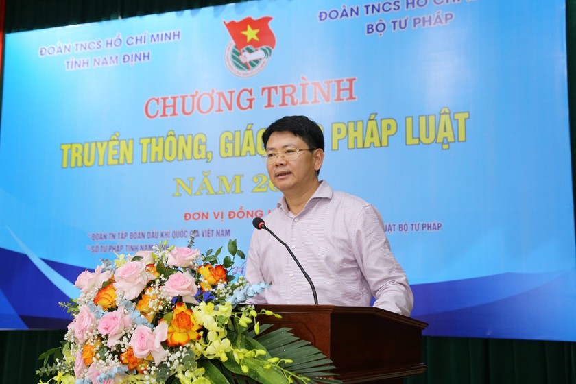 Thứ trưởng Bộ Tư pháp Nguyễn Thanh Tịnh phát biểu tại chương trình.