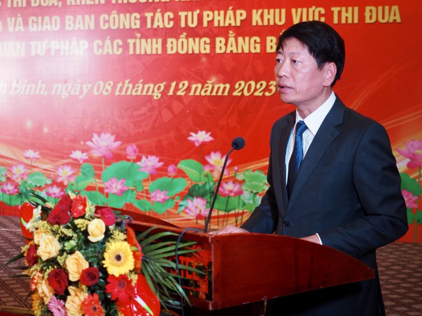 Phó Chủ tịch UBND tỉnh Ninh Bình Trần Song Tùng phát biểu tại Hội nghị.
