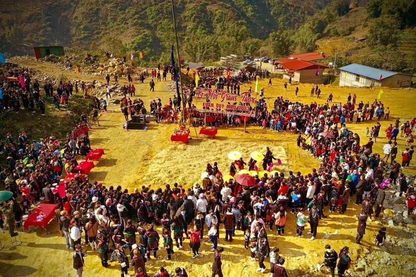Tưng bừng Lễ hội Gầu Tào của dân tộc Mông ở Sa Pa