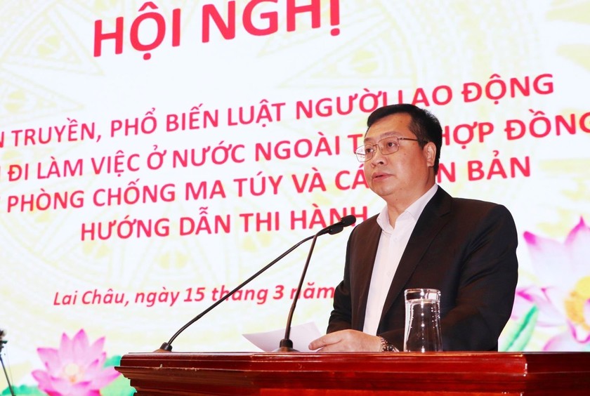 Ông Lê Thanh Hải - Giám đốc Sở Tư pháp, Phó Chủ tịch Hội đồng phổ biến giáo dục pháp luật tỉnh Lai Châu phát biểu tại Hội nghị