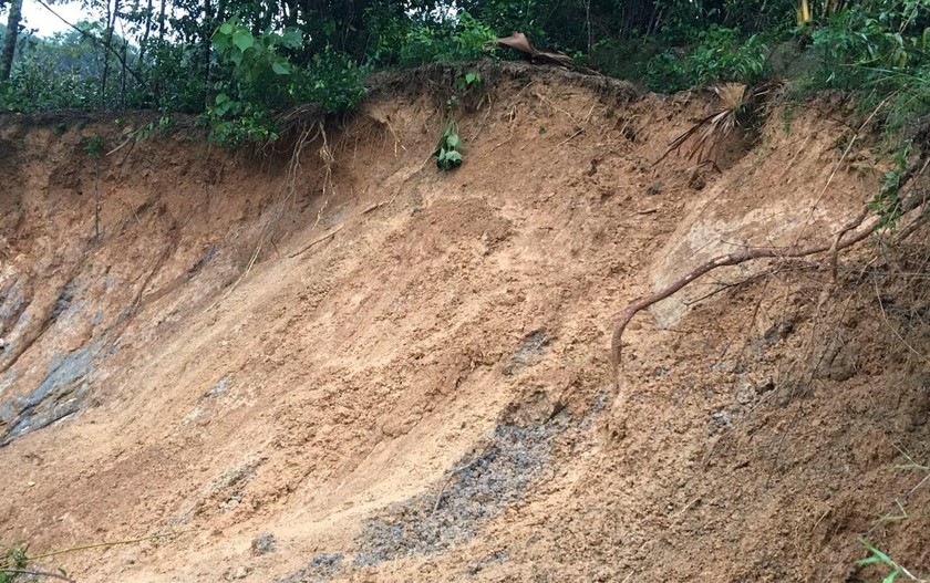 Sạt lở đất tại xã Sơn Hàm huyện Hương Sơn.