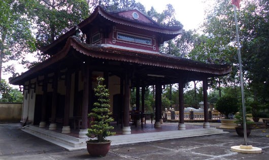 Đền thờ cụ Nguyễn Hữu Huân (Ảnh: Đỗ Minh Tiến)