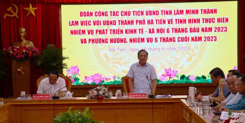 Đoàn công tác Kiên Giang bàn cách 'gỡ khó' để kinh tế - xã hội TP Hà Tiên phát triển mạnh  ảnh 2