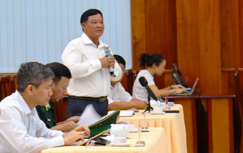 Ông Trương Văn Ngữ - Chủ tịch Hội nghề cá thành phố Rạch Giá phát biểu tại buổi làm việc với Phó Thủ tướng Trần Lưu Quang