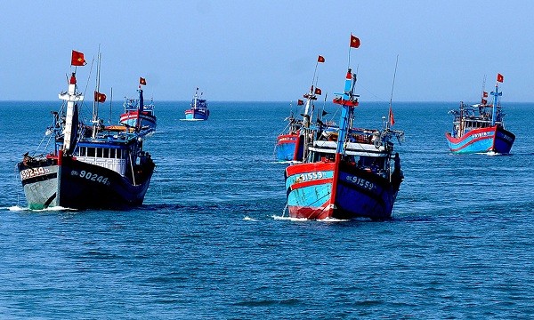 Bộ NN&PTNT khuyến nghị ngư dân tổ chức thành đoàn đội khi đi sản xuất để hỗ trợ nhau trên biển.