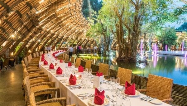 Bamboo Wings, Flamingo Đại Lải Resort - Nhà hàng giành được nhiều giải thưởng kiến trúc danh giá. 