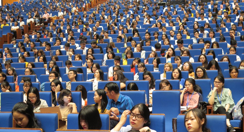 Đại học Luật Hà Nội tổ chức nói chuyện về đạo đức nghề Luật