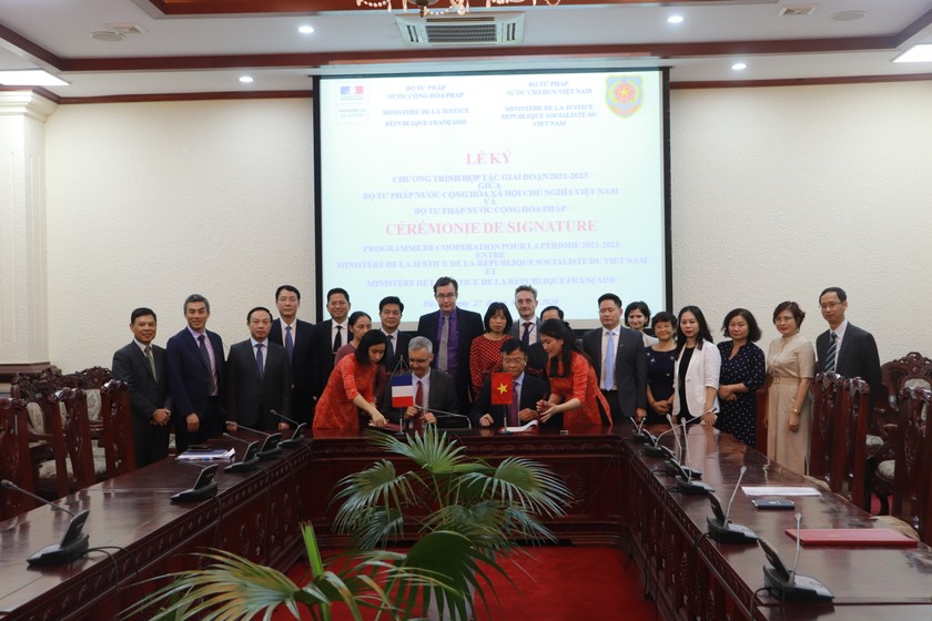 Ký kết Chương trình hợp tác giai đoạn 2021 – 2023 giữa Bộ Tư pháp Việt Nam và Bộ Tư pháp Pháp