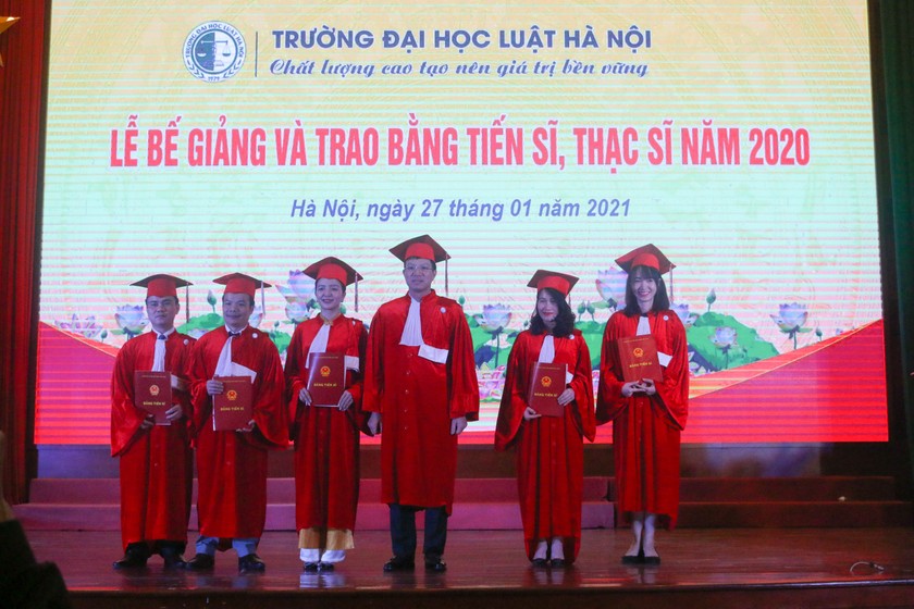 Đại học Luật Hà Nội trao bằng Tiến sĩ, Thạc sĩ năm 2020