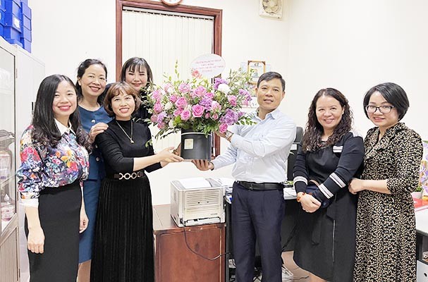 Lãnh đạo Văn phòng Bộ Tư pháp chúc mừng Ngày Thầy thuốc Việt Nam
