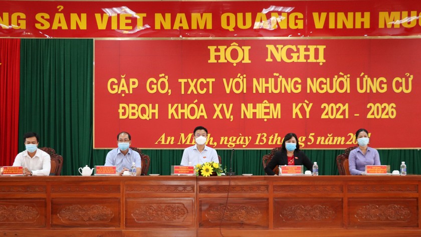 Bộ trưởng Lê Thành Long tiếp xúc cử tri huyện An Minh, Kiên Giang