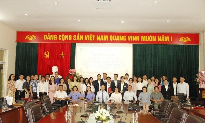 Lễ bế giảng lớp đào tạo chung nguồn thẩm phán, kiểm sát viên, luật sư khoá 1 lần 2 tại Hà Nội.