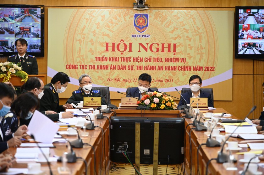 Bộ trưởng Lê Thành Long, Thứ trưởng Mai Lương Khôi, Tổng cục trưởng Tổng cục THADS Nguyễn Quang Thái chủ trì Hội nghị.