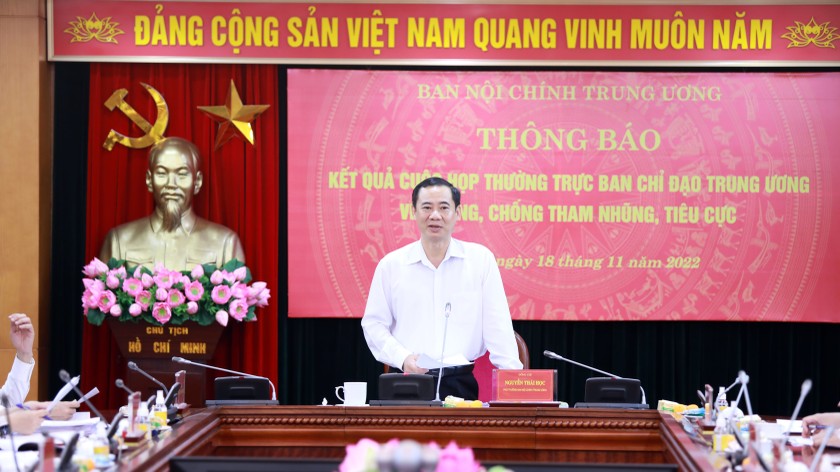 Phó trưởng Ban Nội chính Trung ương Nguyễn Thái Học chủ trì họp báo.
