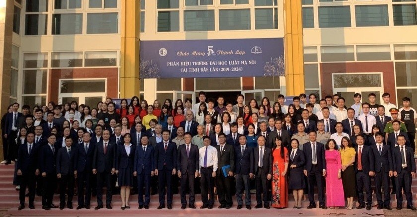 Phân hiệu Trường Đại học Luật Hà Nội tại Đắk Lắk vững bước phát triển 