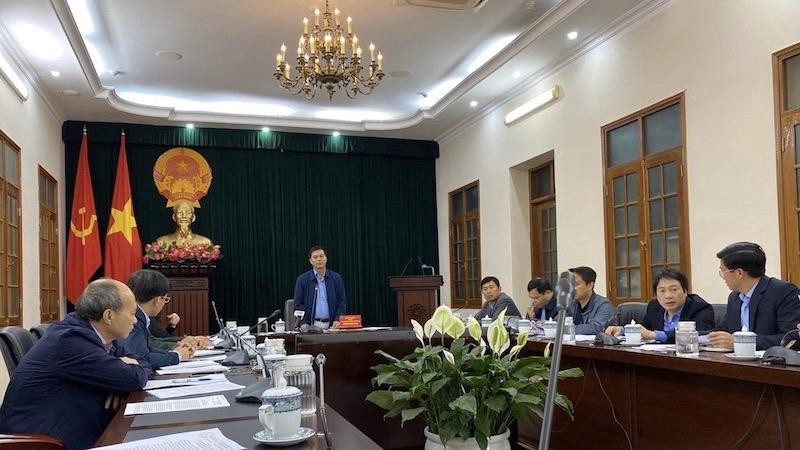 Chủ tịch UBND TP Nguyễn Văn Tùng phát biểu chỉ đạo tại cuộc họp 