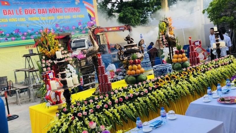 Lễ đúc Đại Hồng Chung (Chuông lớn) tại chùa Hưng Long, phường Trại Chuối, quận Hồng Bàng
