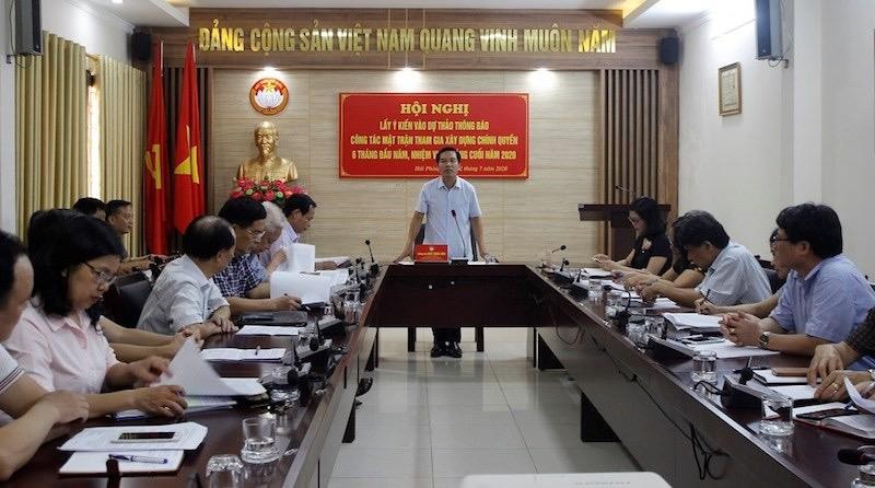 Chủ tịch Ủy ban MTTQ Việt Nam TP Cao Xuân Liên phát biểu tại hội nghị.