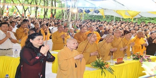Đại lễ cầu siêu cho các liệt sỹ ở nghĩa trang nhà tù Sơn La