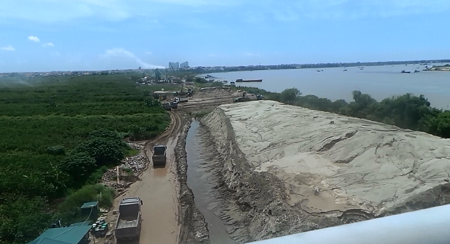 Xã Đông Dư (Hà Nội): Doanh nghiệp khai thác cát trái phép, băm nát bờ sông Hồng