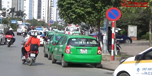 Vụ xe Camry gây tai nạn: Nhìn lại cách đỗ xe của người dân Hà Nội