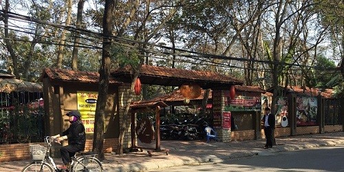 Bên trong quán cà phê “xẻ thịt” nhà văn hóa phường Dịch Vọng