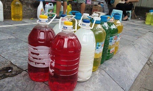 Hà Nội: Cảnh giác với nước rửa bán giá rẻ 