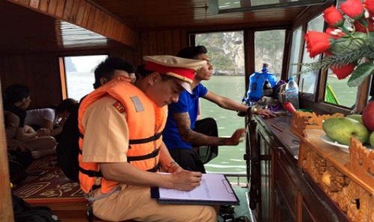 Phát hiện nhiều trường hợp vi phạm ATGT trên tuyến đường thủy nội địa tại Quảng Ninh