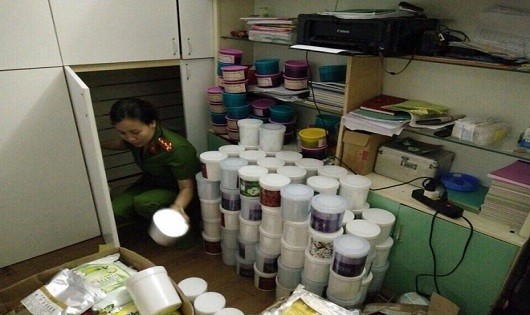 Hà Nội: Phát hiện 1 tấn kem trộn, bột tắm trắng không rõ nguồn gốc