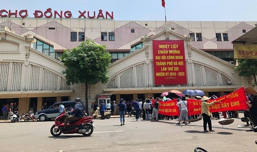 Thực hư việc cải tạo lại Chợ Đồng Xuân thành trung tâm thương mại?