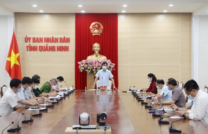 Ông Nguyễn Tường Văn, Chủ tịch UBND tỉnh Quảng Ninh chủ trì cuộc họp ngày 7/7. Ảnh: Báo Quảng Ninh