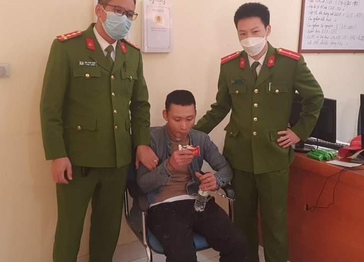 Đối tượng Nguyễn Văn Hoà bị bắt giữ. Ảnh: CAQN