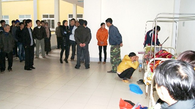 Bệnh nhân chết ở hành lang, bệnh viện hỗ trợ tiền