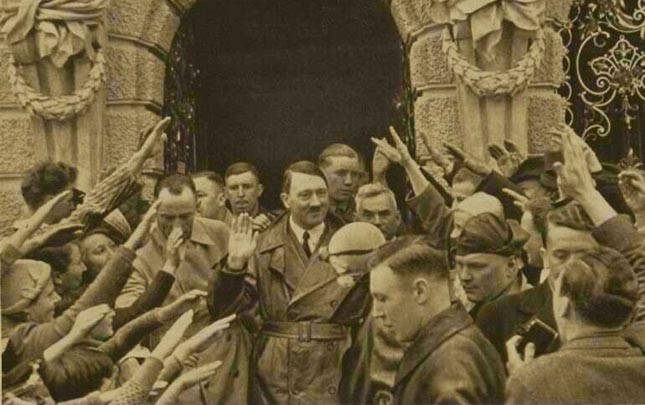 Hitler dùng đến 3 người "đóng thế" vì sợ bị ám sát
