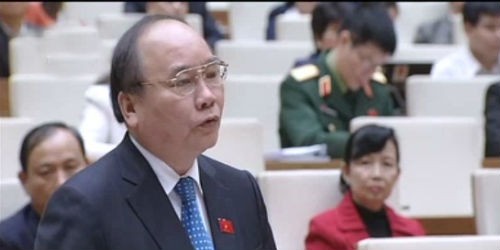 Phó Thủ tướng Nguyễn Xuân Phúc phát biểu trong phiên họp sáng nay (18/11)