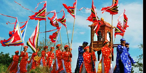 Bức tranh lịch sử trên thân chuông đồng bảo vật Việt Nam