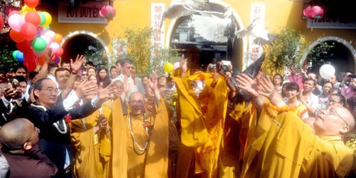 Chủ tịch UB MTTQ VN dự Đại lễ Phật đản Phật lịch 2559