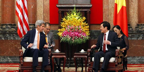 Chủ tịch nước Trương Tấn Sang tiếp Ngoại trưởng Mỹ tại Phủ Chủ tịch