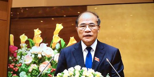 h Chủ tịch QH Nguyễn Sinh Hùng