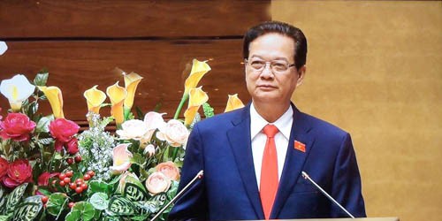 Thủ tướng Chính phủ Nguyễn Tấn Dũng trả lời chất vấn trong phiên họp QH ngày 18/11.