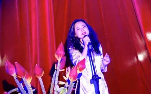Giang Trang hát trong chương trình Khói trời mênh mông kỉ niệm 77 năm ngày sinh nhạc sỹ
