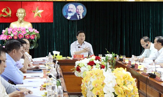 Bí thư Thành ủy TP HCM Đinh La Thăng làm việc với Quận ủy quận 3. Ảnh: Q.M