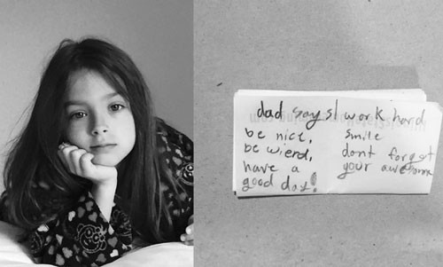 Cô con gái nhỏ ghi lại những lời cha dặn trong mẩu giấy nhét vào ba lô. Ảnh: Goodhousekeeping.