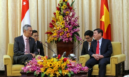 Chủ tịch UBND TP HCM Nguyễn Thành Phong  tiếp Thủ tướng Singapore Lý Hiển Long