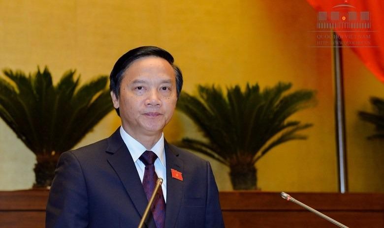 Chủ nhiệm Ủy ban Pháp luật của Quốc hội Nguyễn Khắc Định trình bày Báo cáo thẩm tra dự án Luật Tố cáo (sửa đổi). 